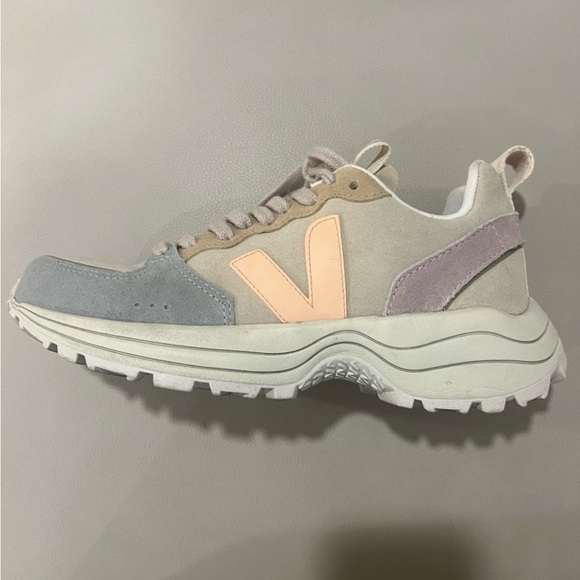 Veja Venturi Women's Beige and Gray Sneakers - Picture 3 of 5